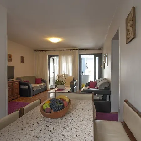 Mina * Budva